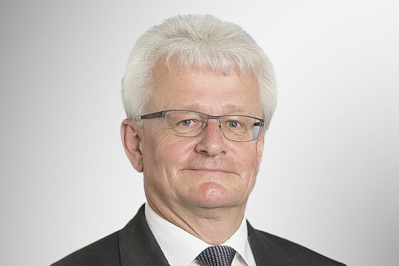 Ein sympathisches Portrait von Andreas Thuss, Geschäftsführer der Dresdner Kühlanlagenbau GmbH Ein sympathisches Portrait von Andreas Thuss, Geschäftsführer der Dresdner Kühlanlagenbau GmbH